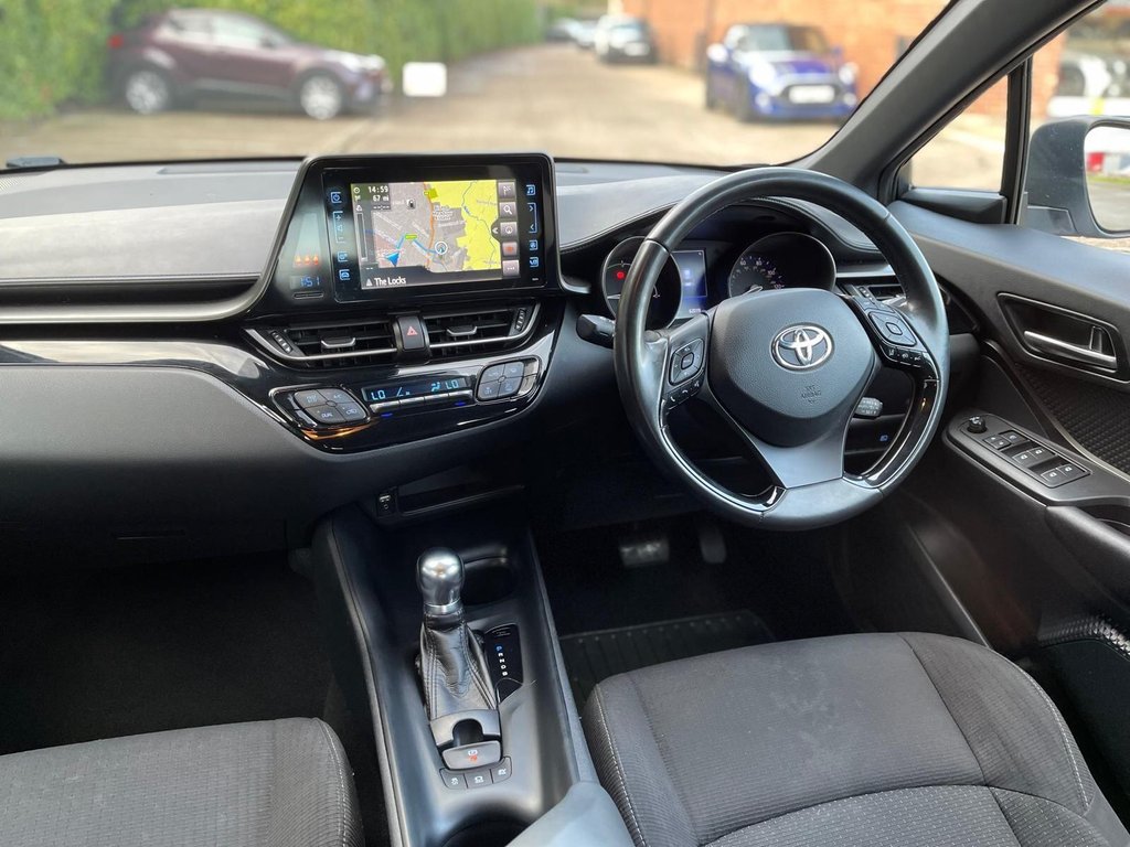 Used Toyota C-HR 2017 for sale - 76797826: Photo 18