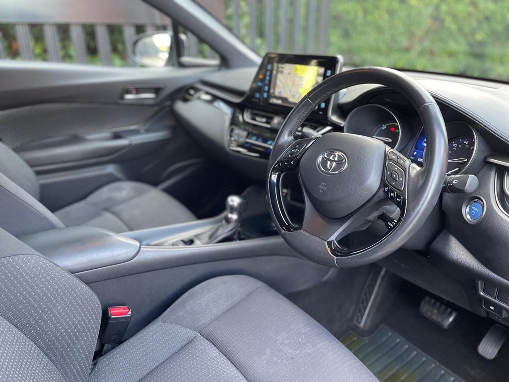 Used Toyota C-HR 2017 for sale - 76797826: Photo 7