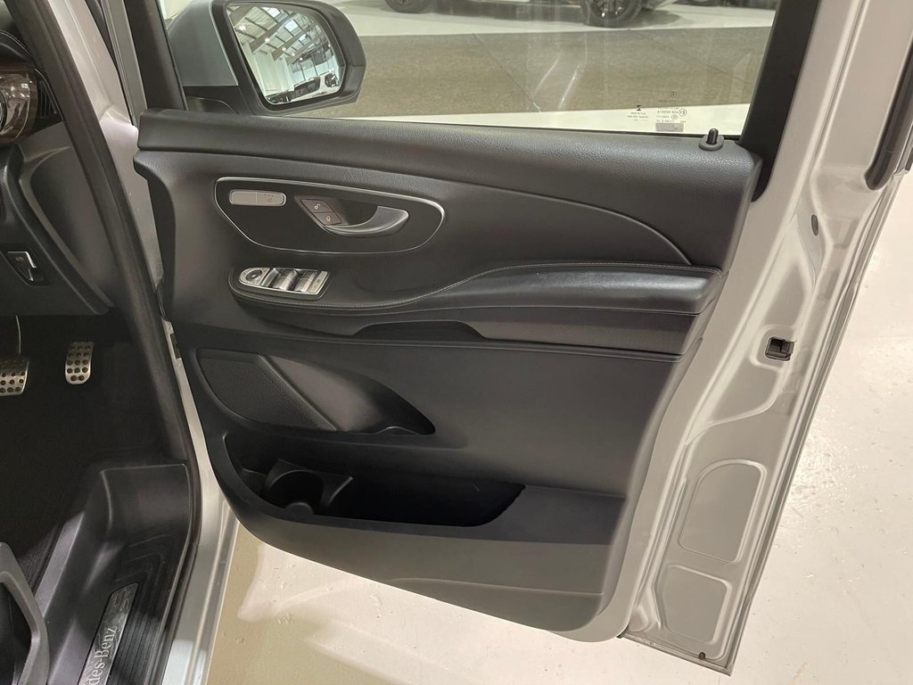 Used Mercedes-Benz V-Class 2022 for sale - 76496435: Photo 25