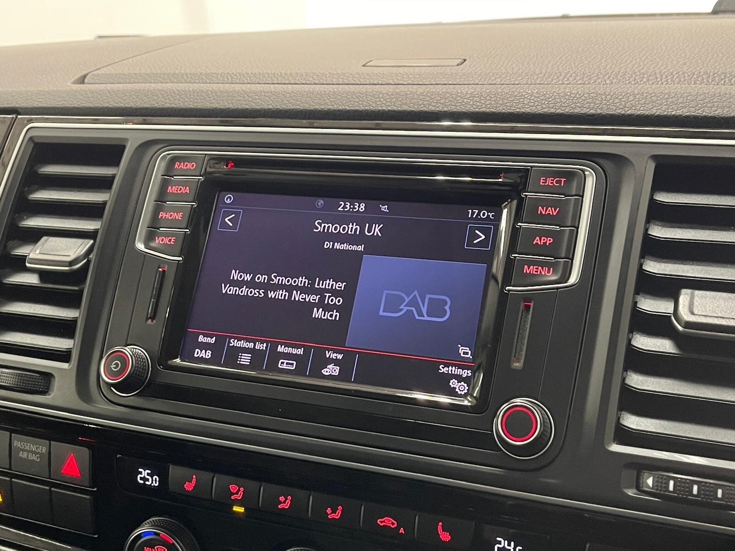 Used Volkswagen Caravelle 2018 for sale - 76398311: Photo 17