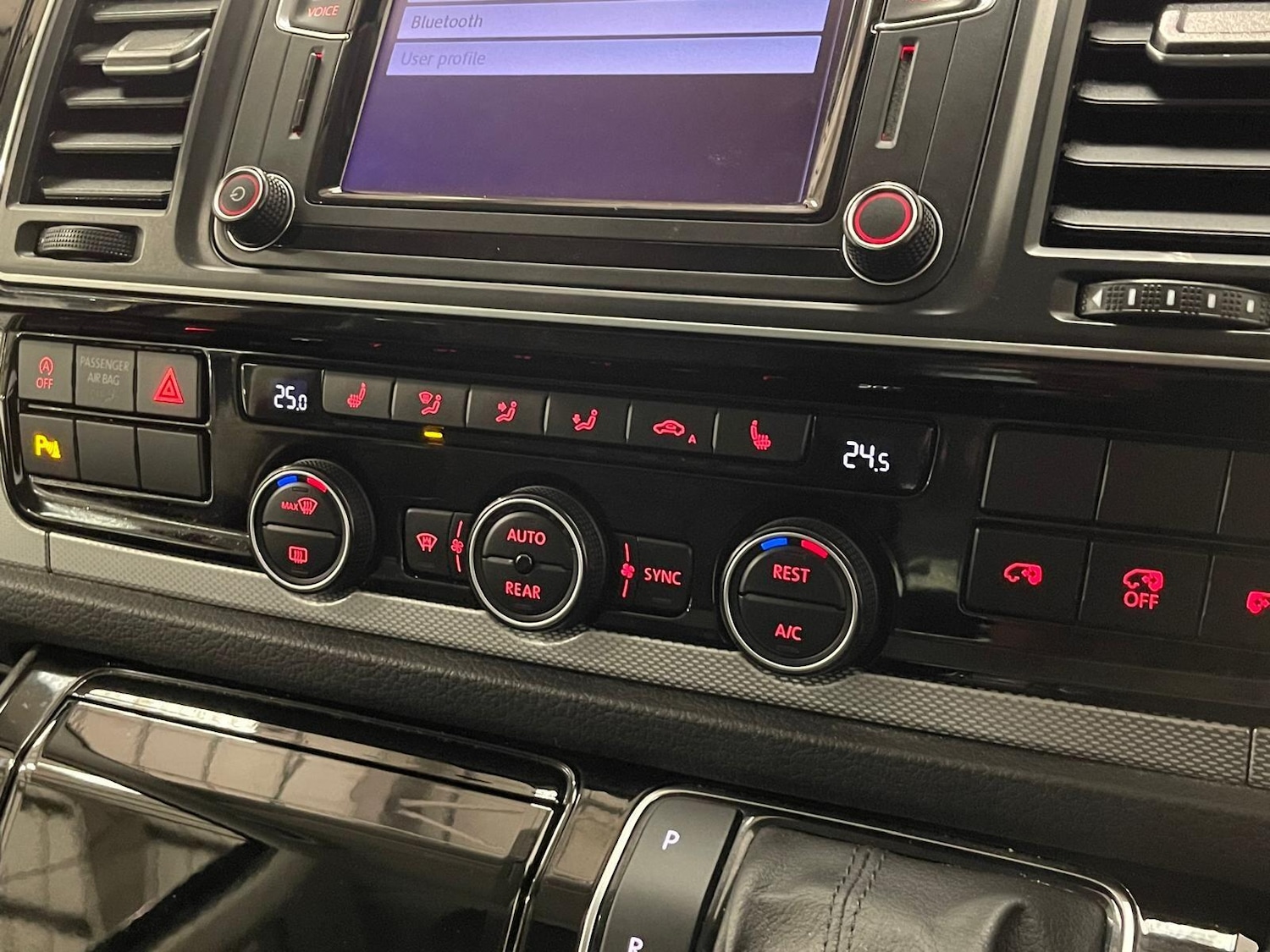 Used Volkswagen Caravelle 2018 for sale - 76398311: Photo 20