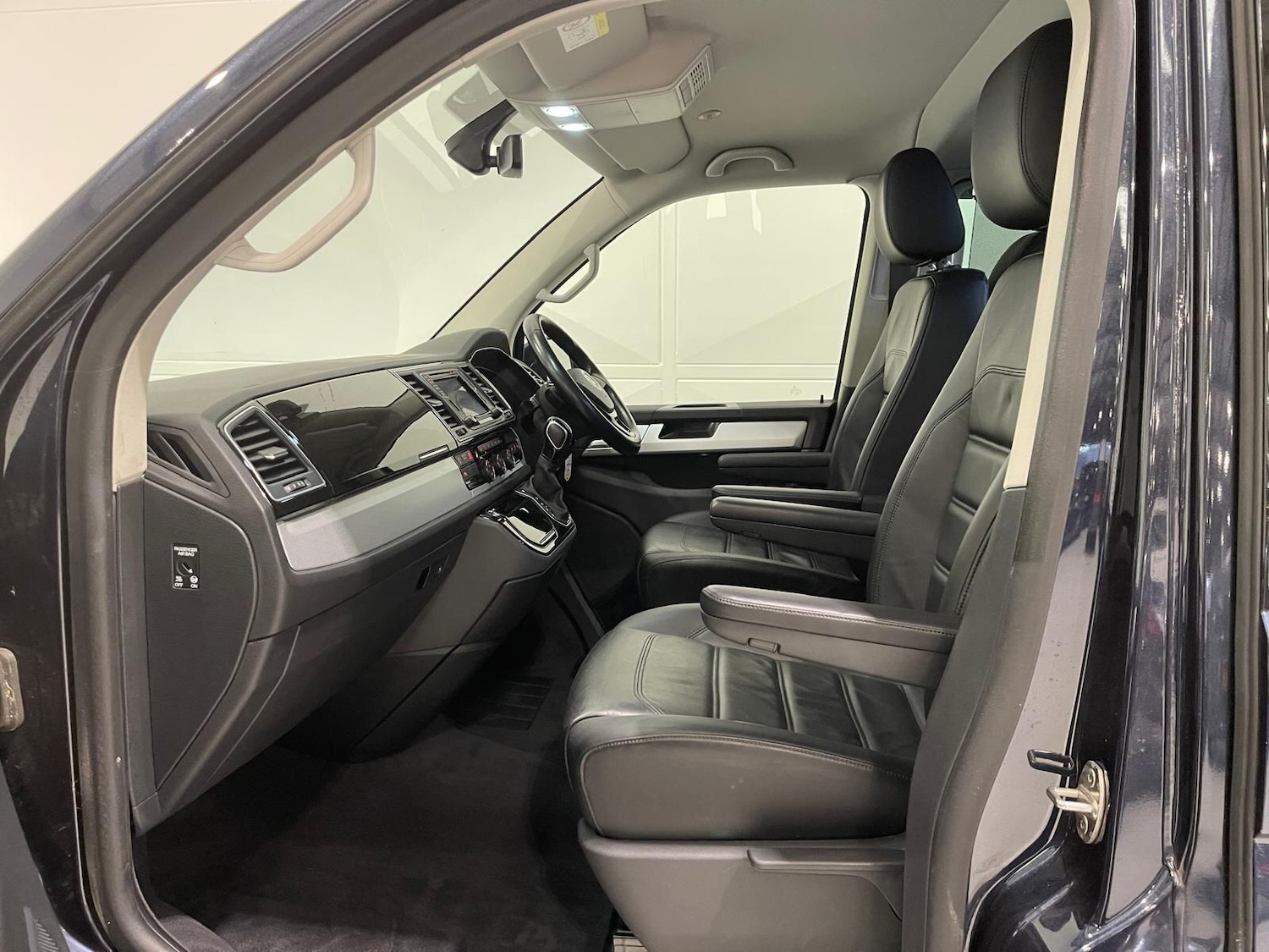 Used Volkswagen Caravelle 2018 for sale - 76398311: Photo 30