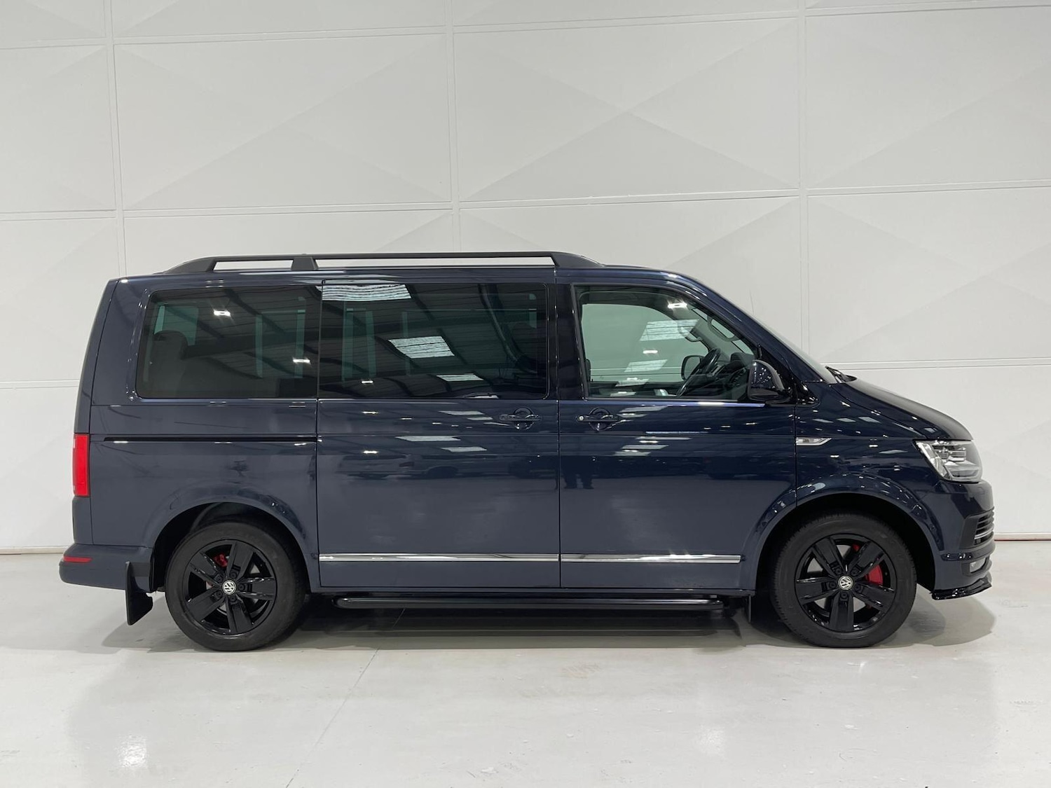 Used Volkswagen Caravelle 2018 for sale - 76398311: Photo 69