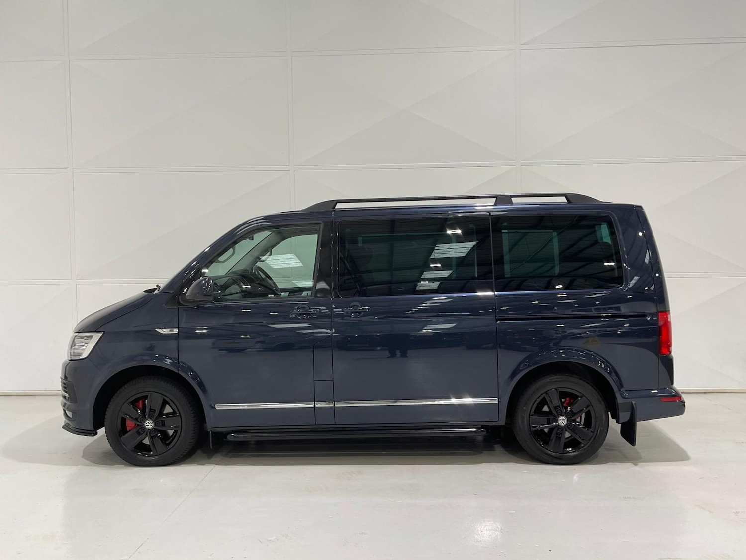 Used Volkswagen Caravelle 2018 for sale - 76398311: Photo 7