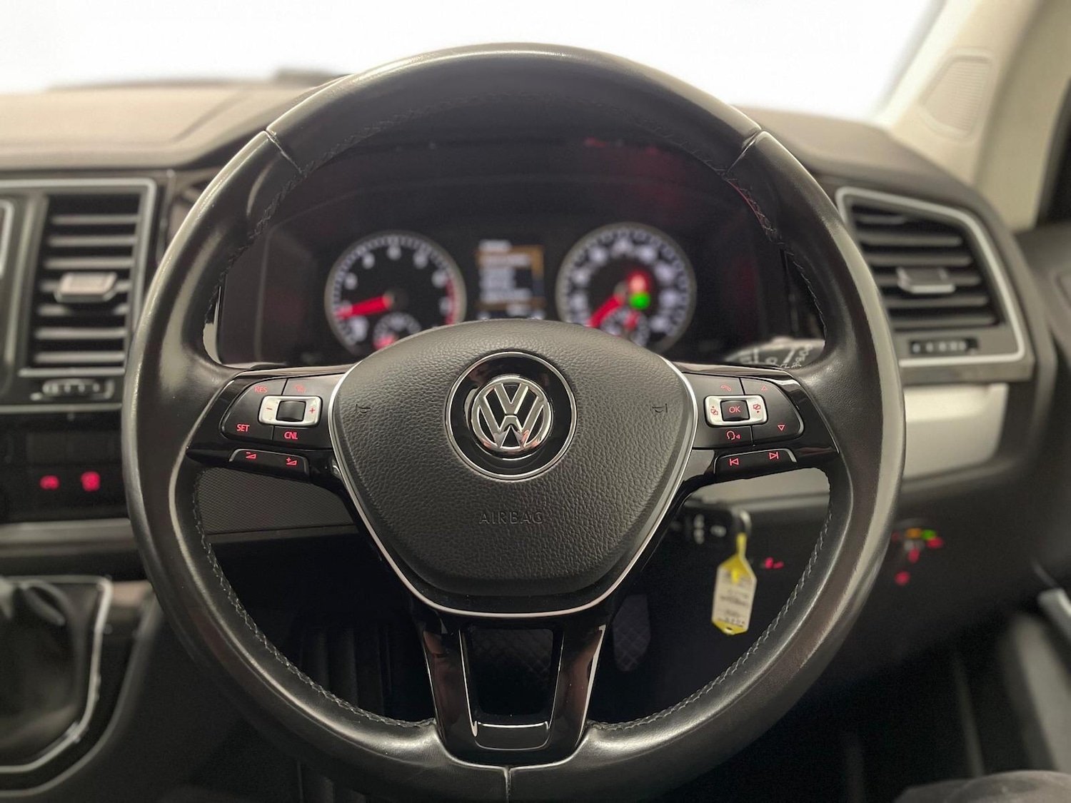 Used Volkswagen Caravelle 2018 for sale - 76398311: Photo 78