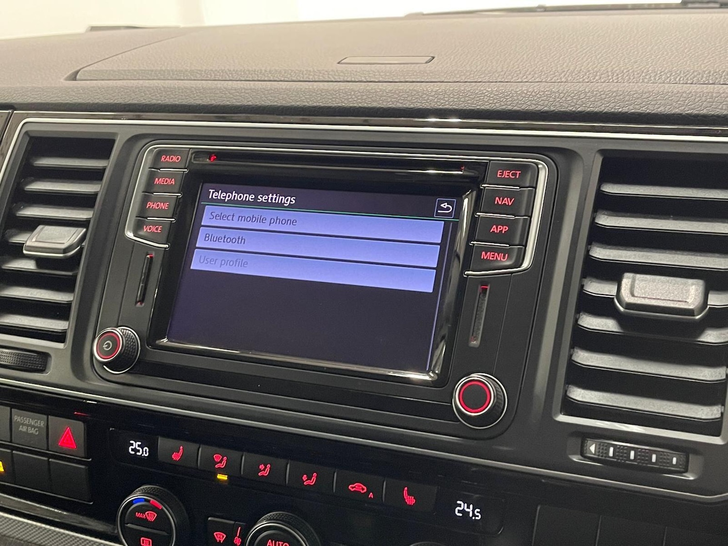 Used Volkswagen Caravelle 2018 for sale - 76398311: Photo 84