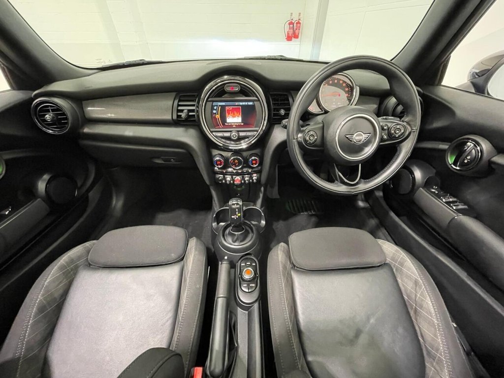 Used MINI Convertible 2018 for sale - 76481559: Photo 28