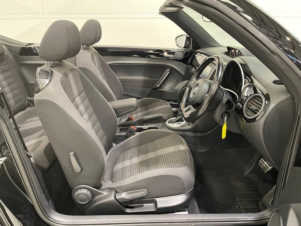 Used Volkswagen Beetle 2016 for sale - 76558893: Photo 28