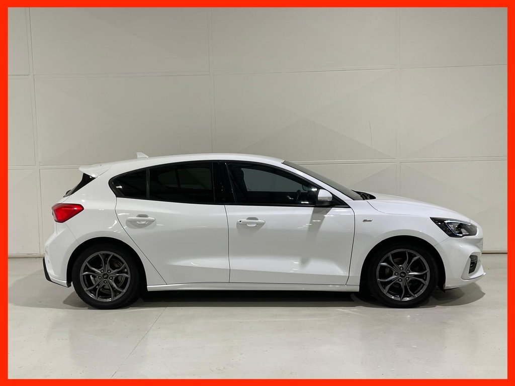 Used Ford Focus 2019 for sale - 76950121: Photo 2
