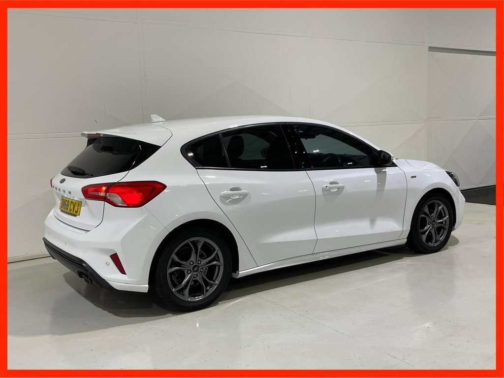 Used Ford Focus 2019 for sale - 76950121: Photo 3