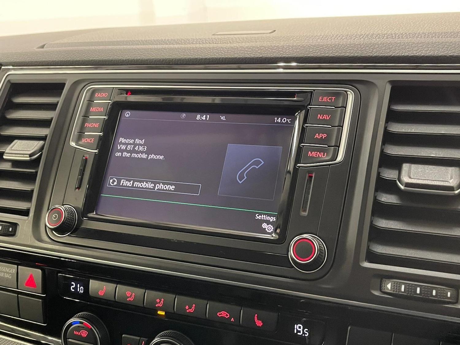 Used Volkswagen Caravelle 2019 for sale - 76398460: Photo 16