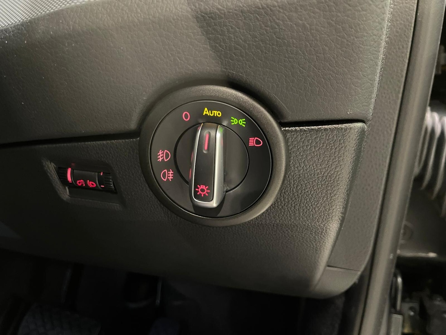 Used Volkswagen Caravelle 2019 for sale - 76398460: Photo 23