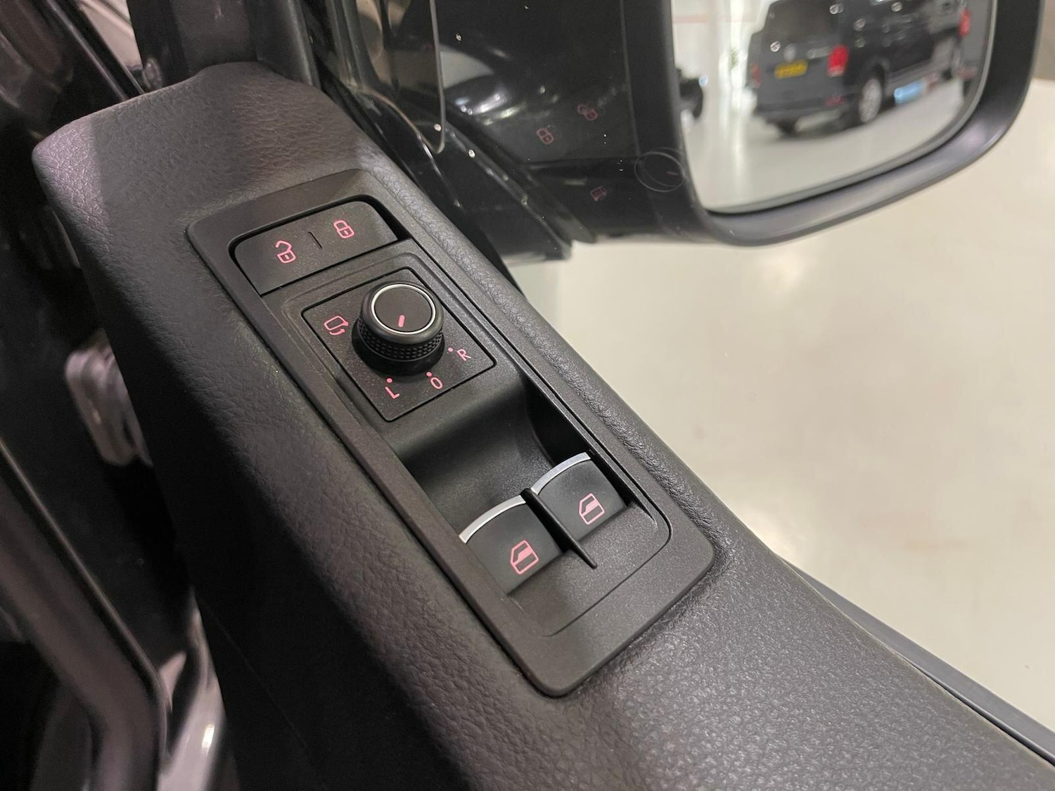 Used Volkswagen Caravelle 2019 for sale - 76398460: Photo 25