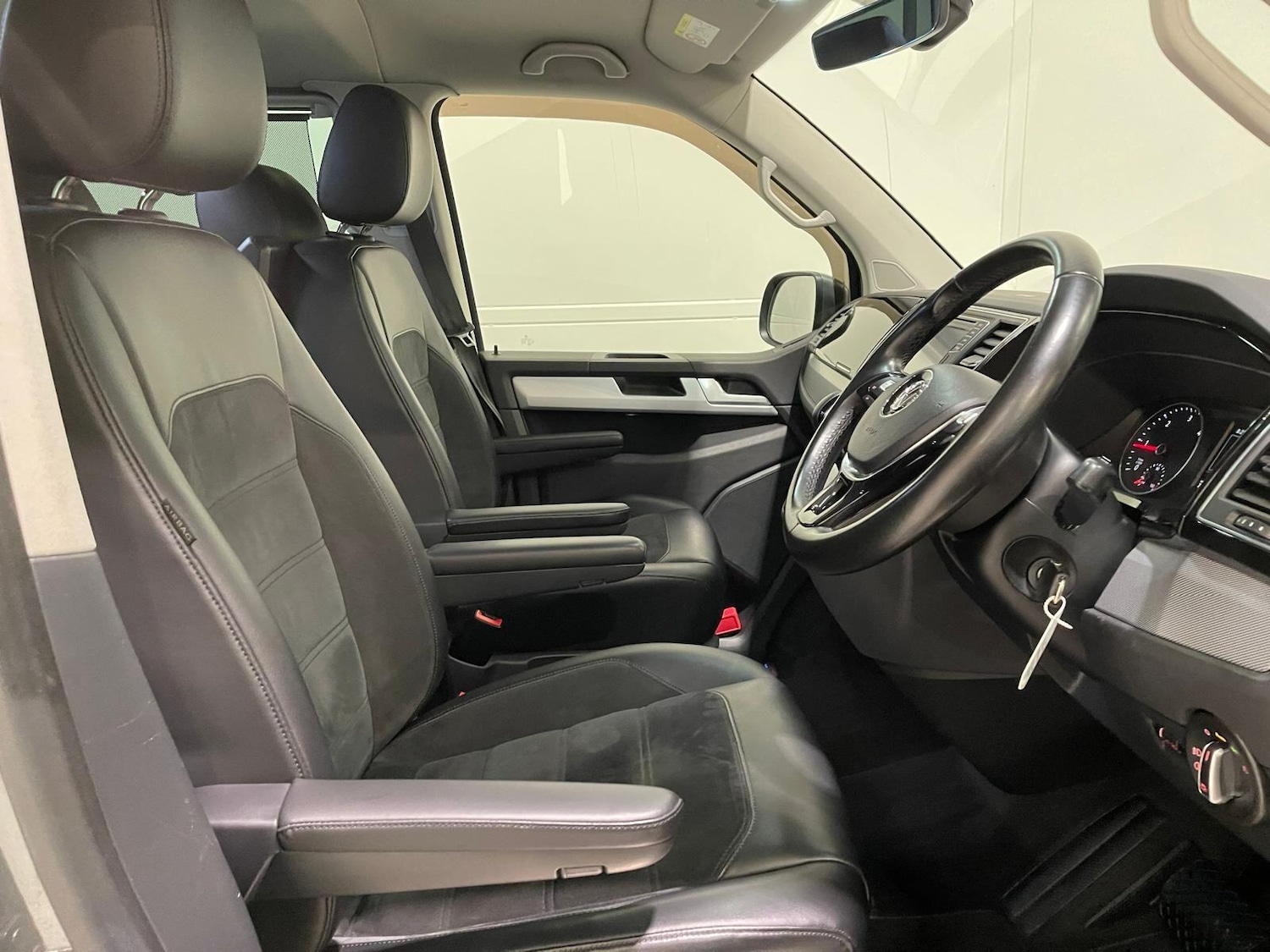 Used Volkswagen Caravelle 2019 for sale - 76398460: Photo 27