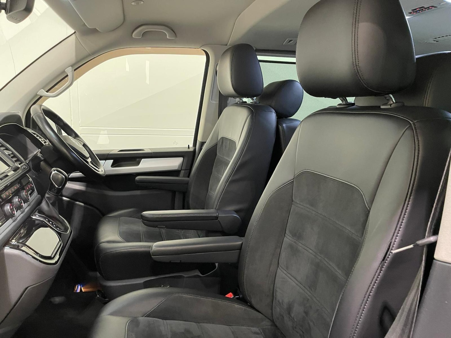 Used Volkswagen Caravelle 2019 for sale - 76398460: Photo 30