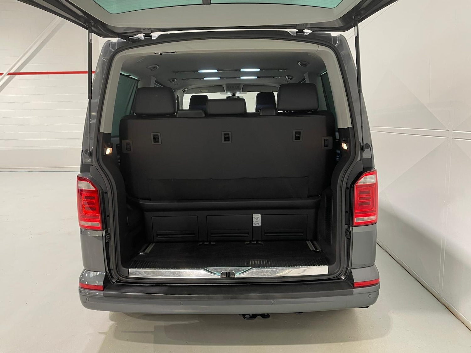 Used Volkswagen Caravelle 2019 for sale - 76398460: Photo 51