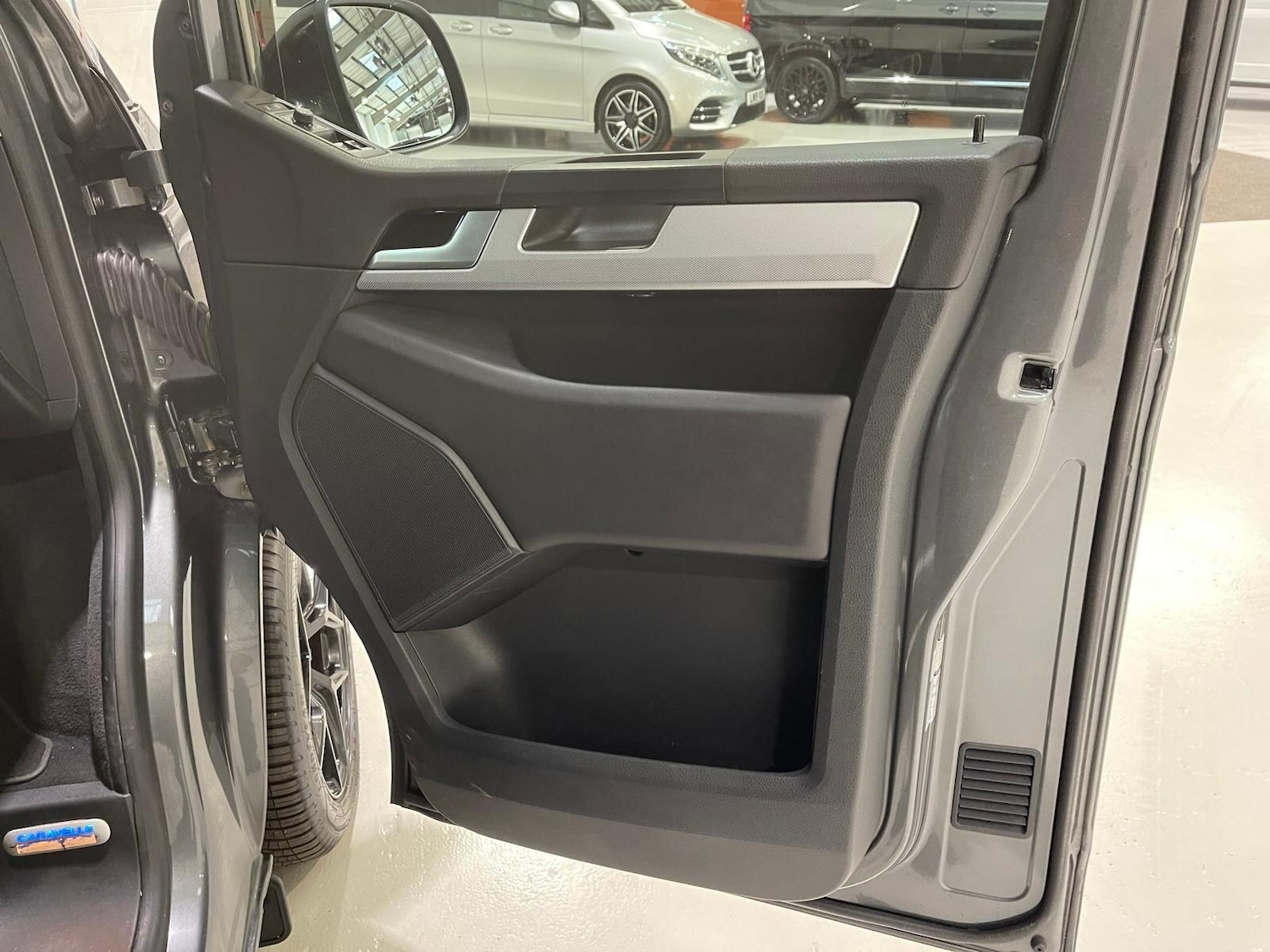 Used Volkswagen Caravelle 2019 for sale - 76398460: Photo 86