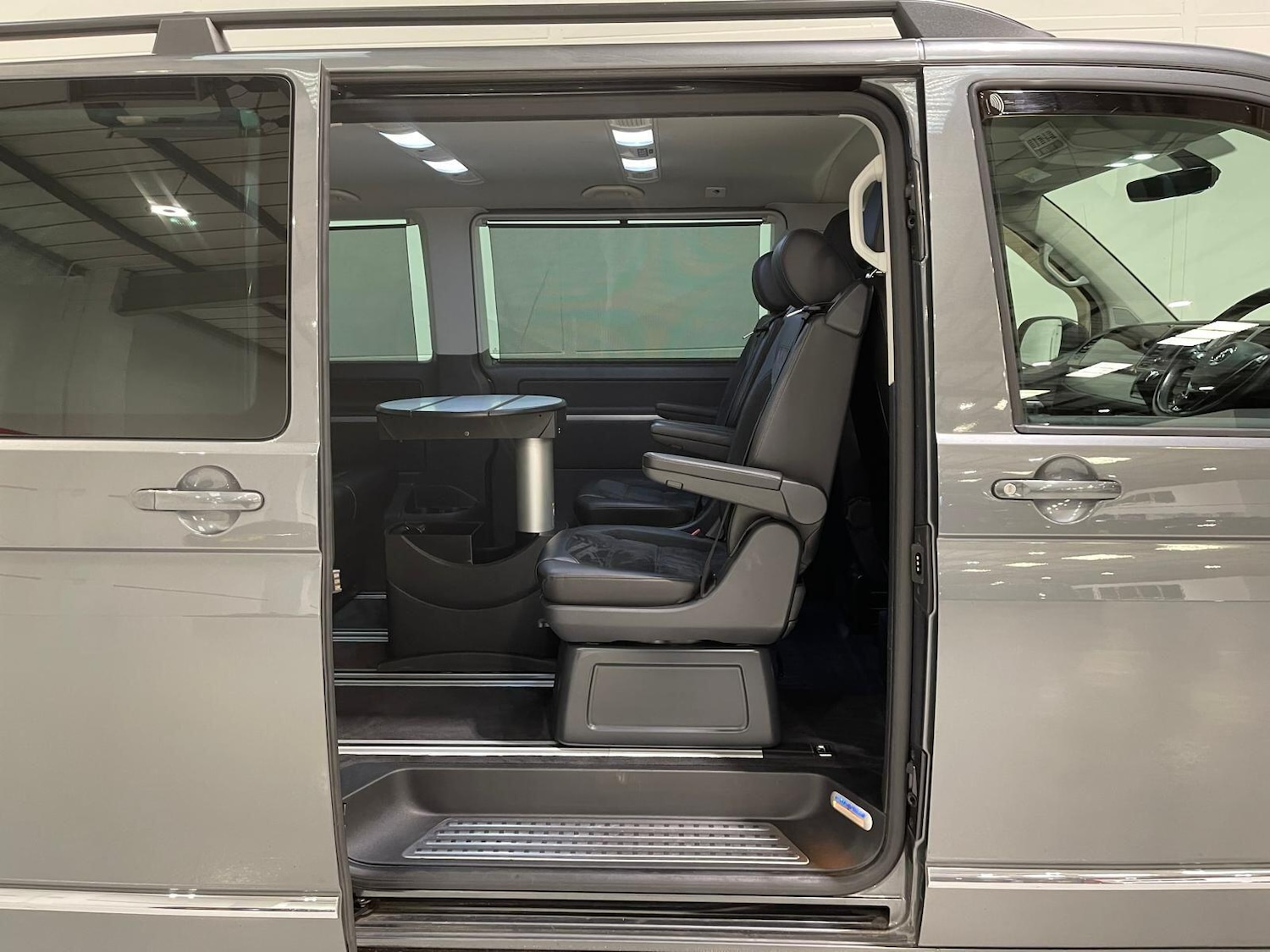 Used Volkswagen Caravelle 2019 for sale - 76398460: Photo 93