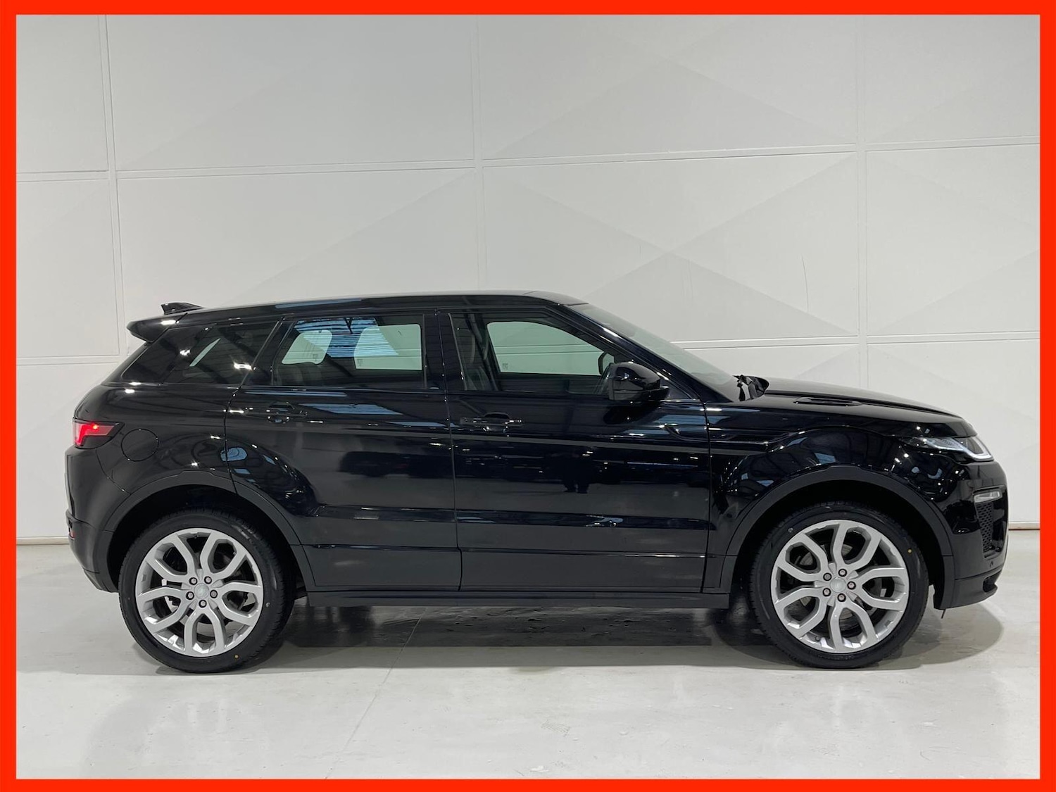 Used Land Rover Range Rover Evoque 2017 for sale - 76398123: Photo 2