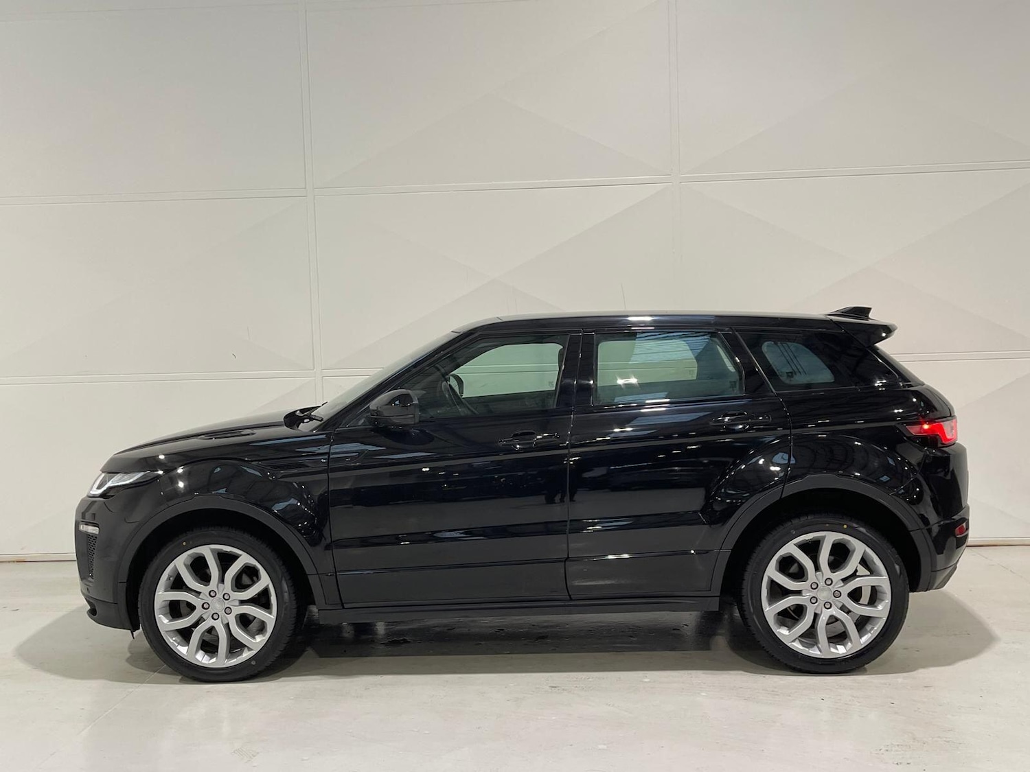 Used Land Rover Range Rover Evoque 2017 for sale - 76398123: Photo 5