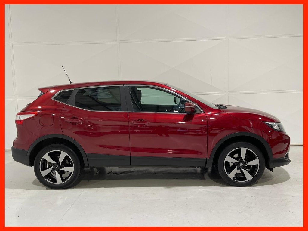 Used Nissan Qashqai 2015 for sale - 77007349: Photo 2