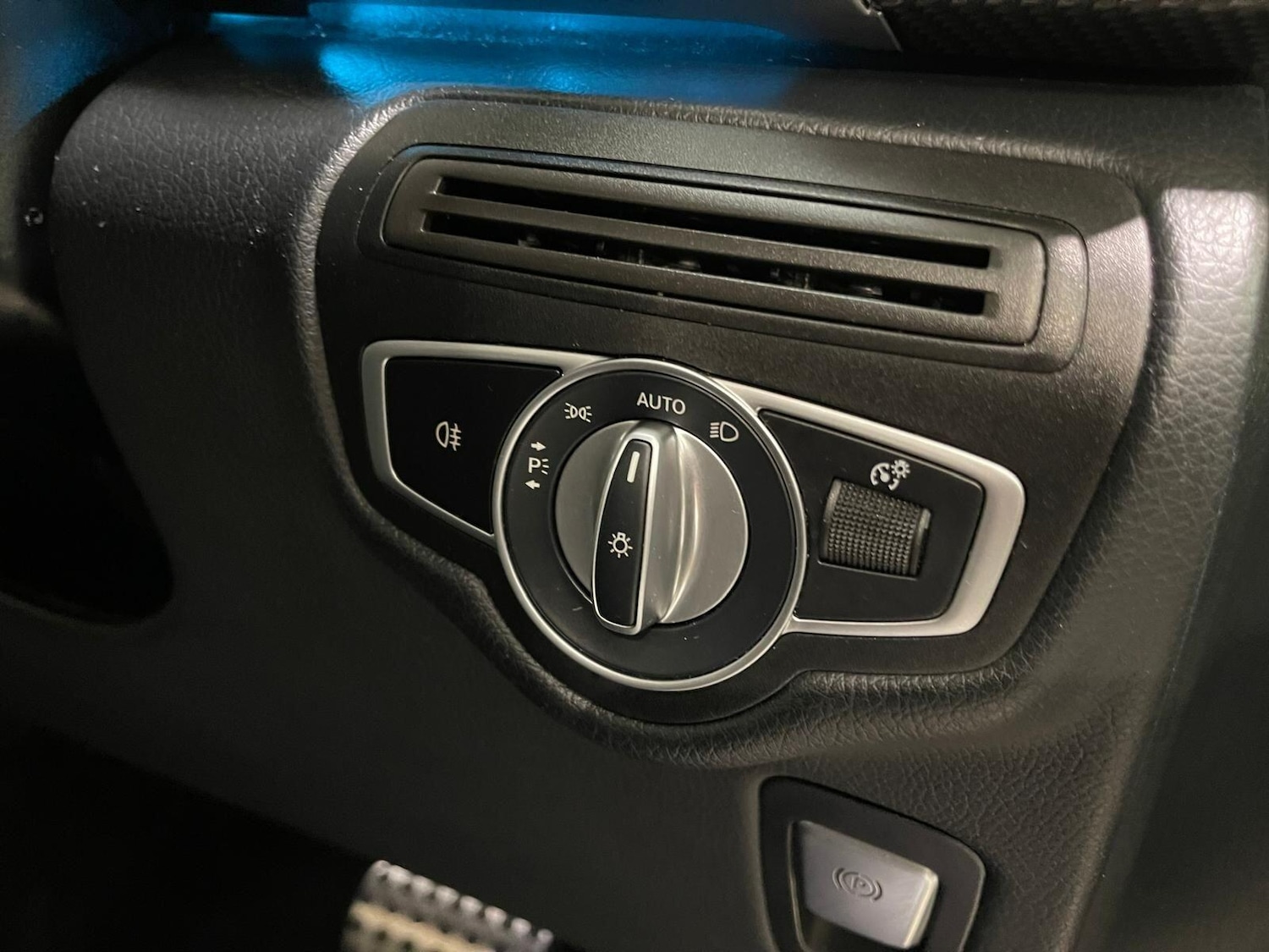 Used Mercedes-Benz V-Class 2022 for sale - 76399352: Photo 23