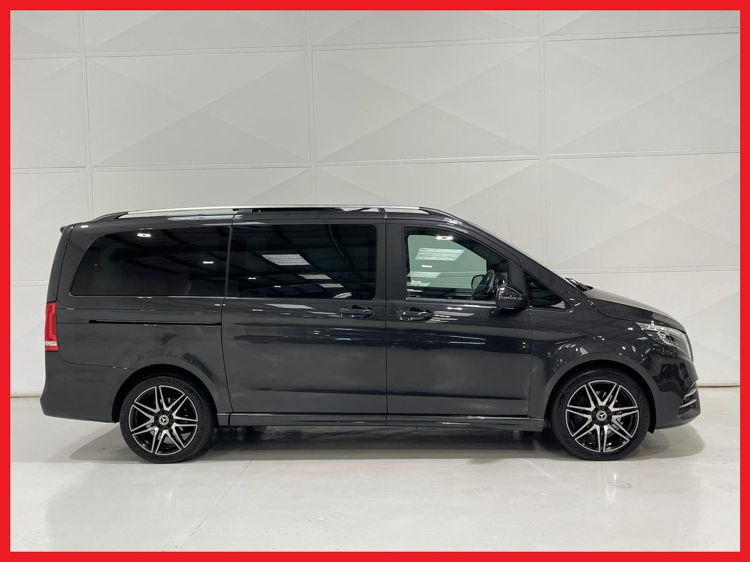 Used Mercedes-Benz V-Class 2022 for sale - 76399352: Photo 3