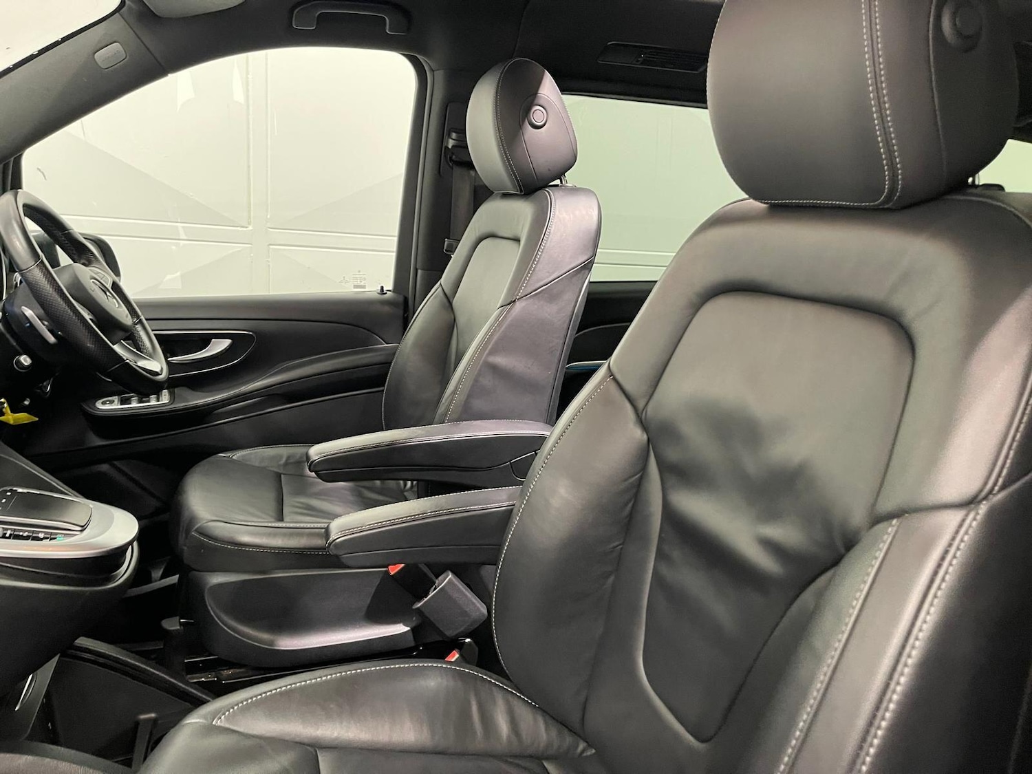 Used Mercedes-Benz V-Class 2022 for sale - 76399352: Photo 31