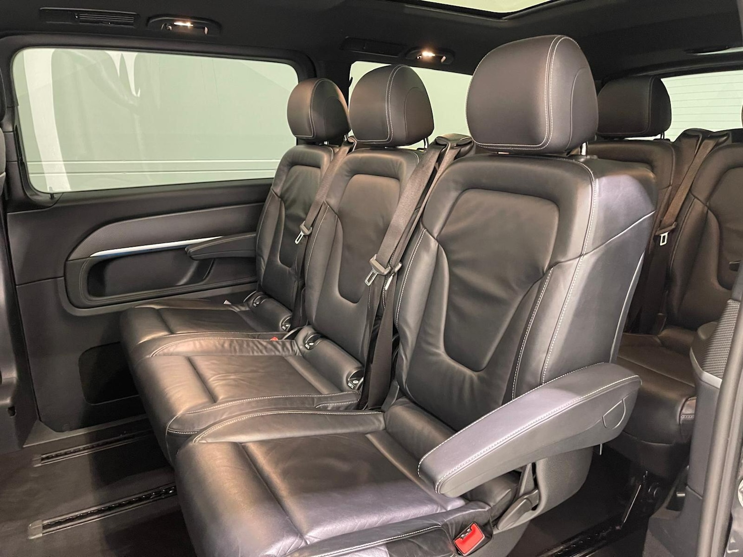 Used Mercedes-Benz V-Class 2022 for sale - 76399352: Photo 35