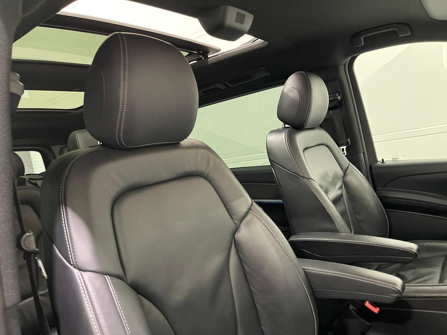 Used Mercedes-Benz V-Class 2022 for sale - 76399352: Photo 85