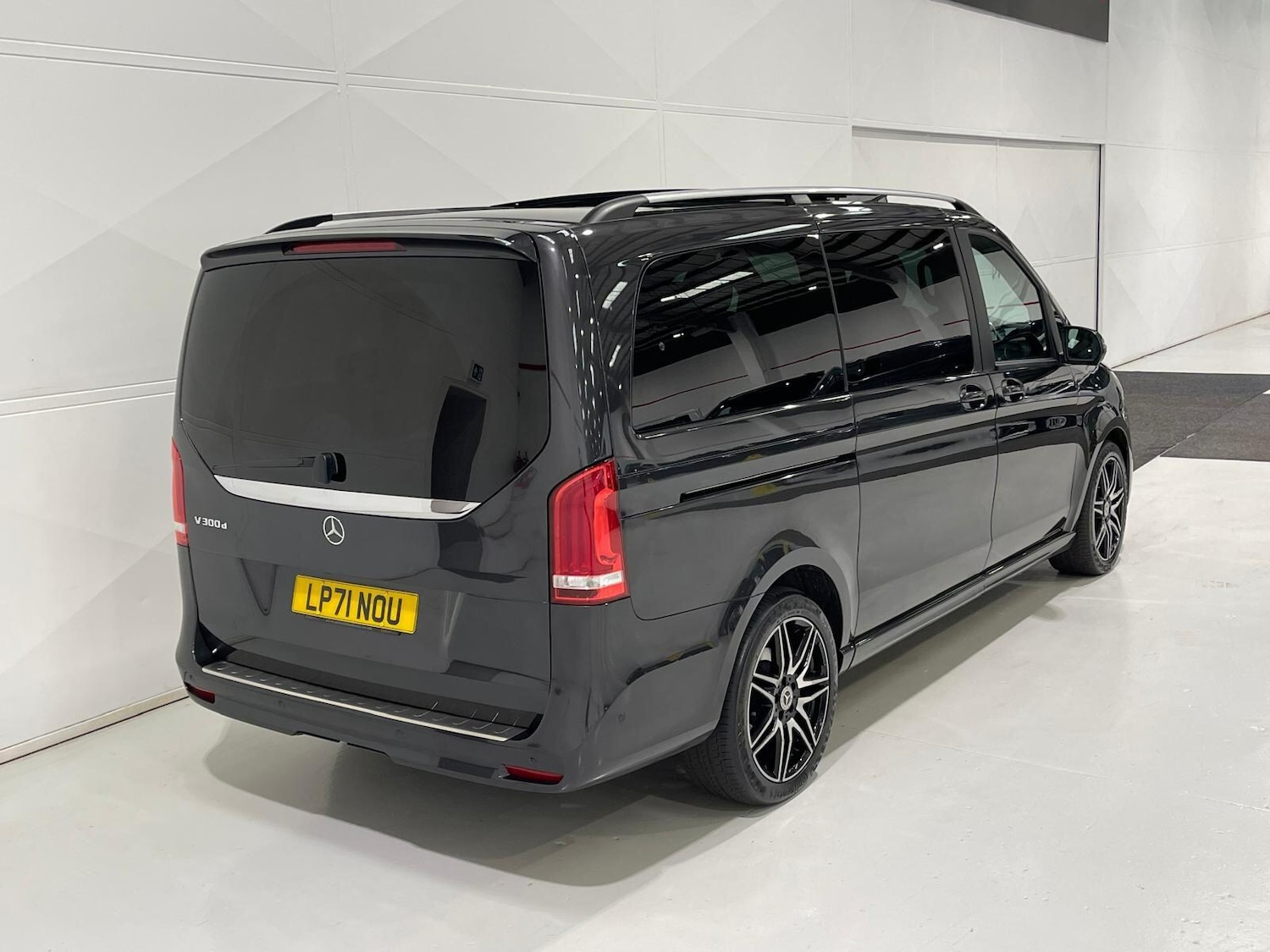 Used Mercedes-Benz V-Class 2022 for sale - 76399352: Photo 99