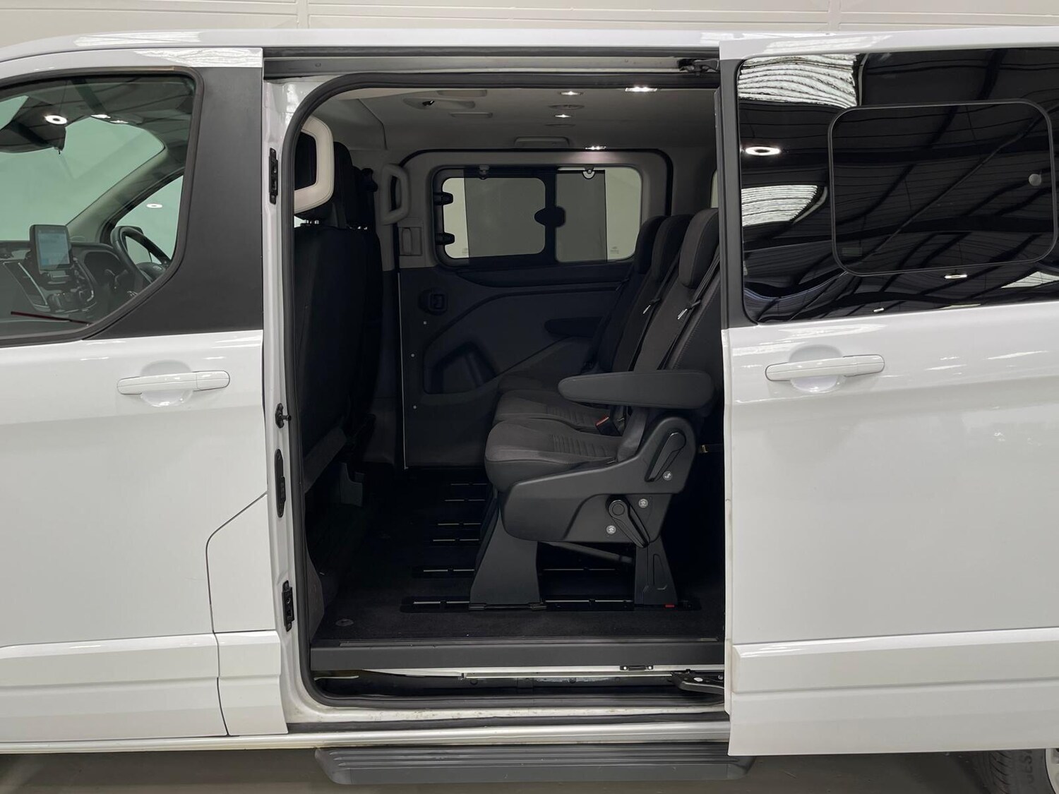 Used Ford Tourneo Custom 2018 for sale - 76398626: Photo 32