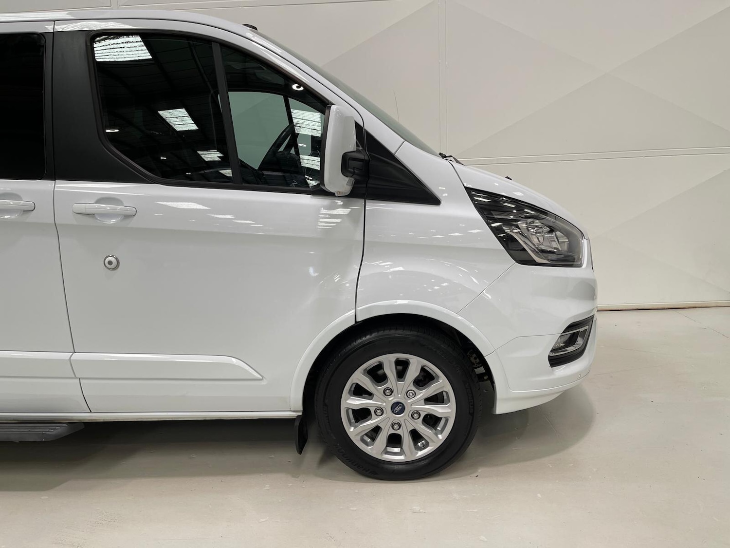 Used Ford Tourneo Custom 2018 for sale - 76398626: Photo 43