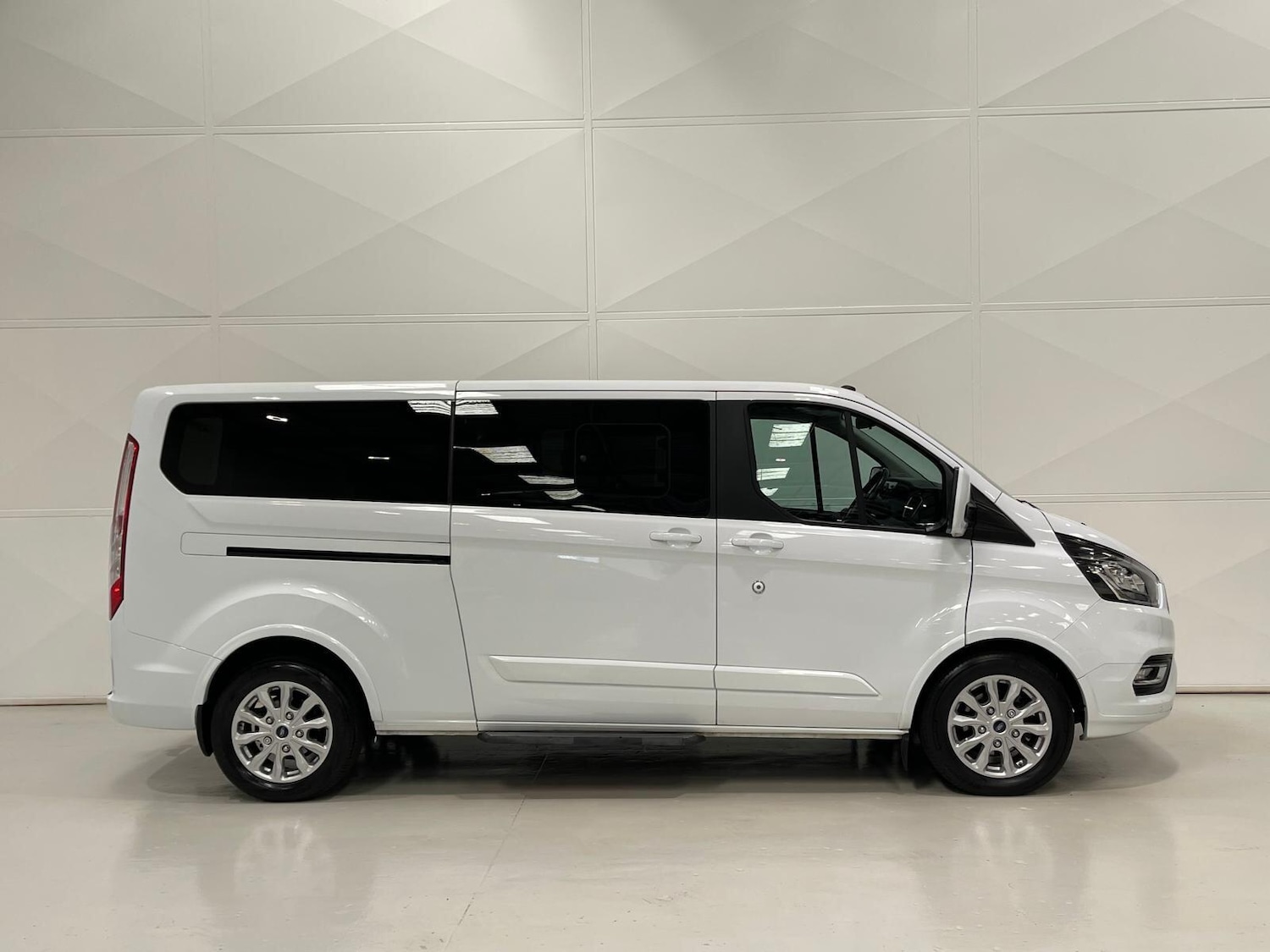 Used Ford Tourneo Custom 2018 for sale - 76398626: Photo 63