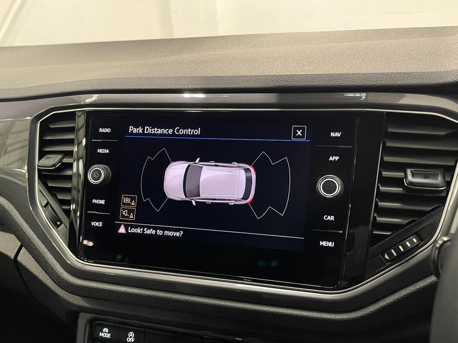 Used Volkswagen T-Roc 2021 for sale - 76397946: Photo 14