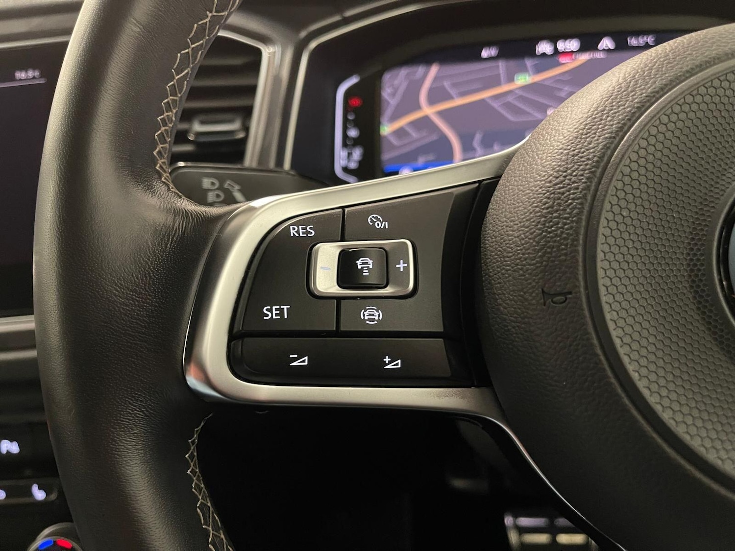 Used Volkswagen T-Roc 2021 for sale - 76397946: Photo 23