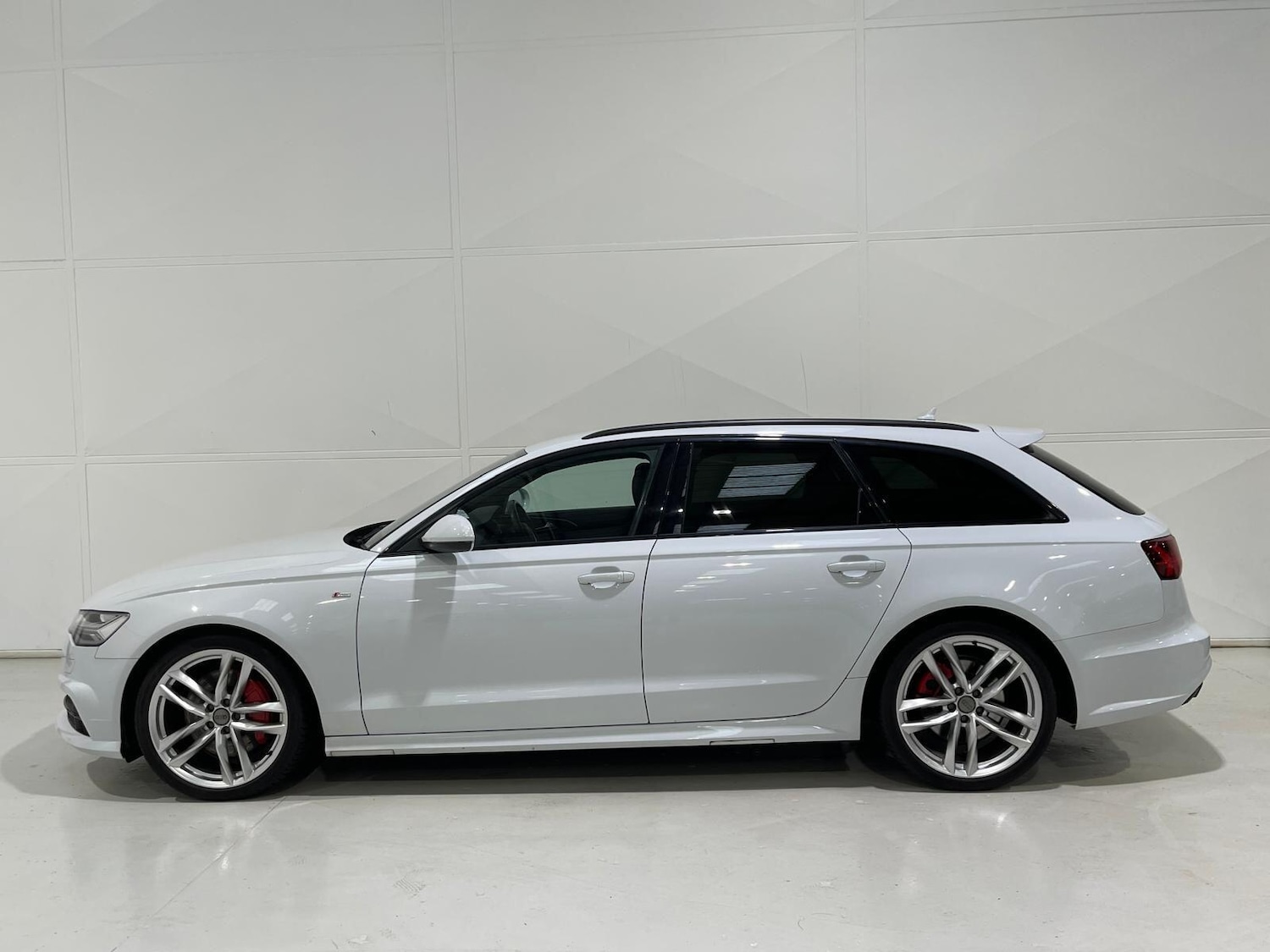 Used Audi A6 Avant 2017 for sale - 76422811: Photo 6