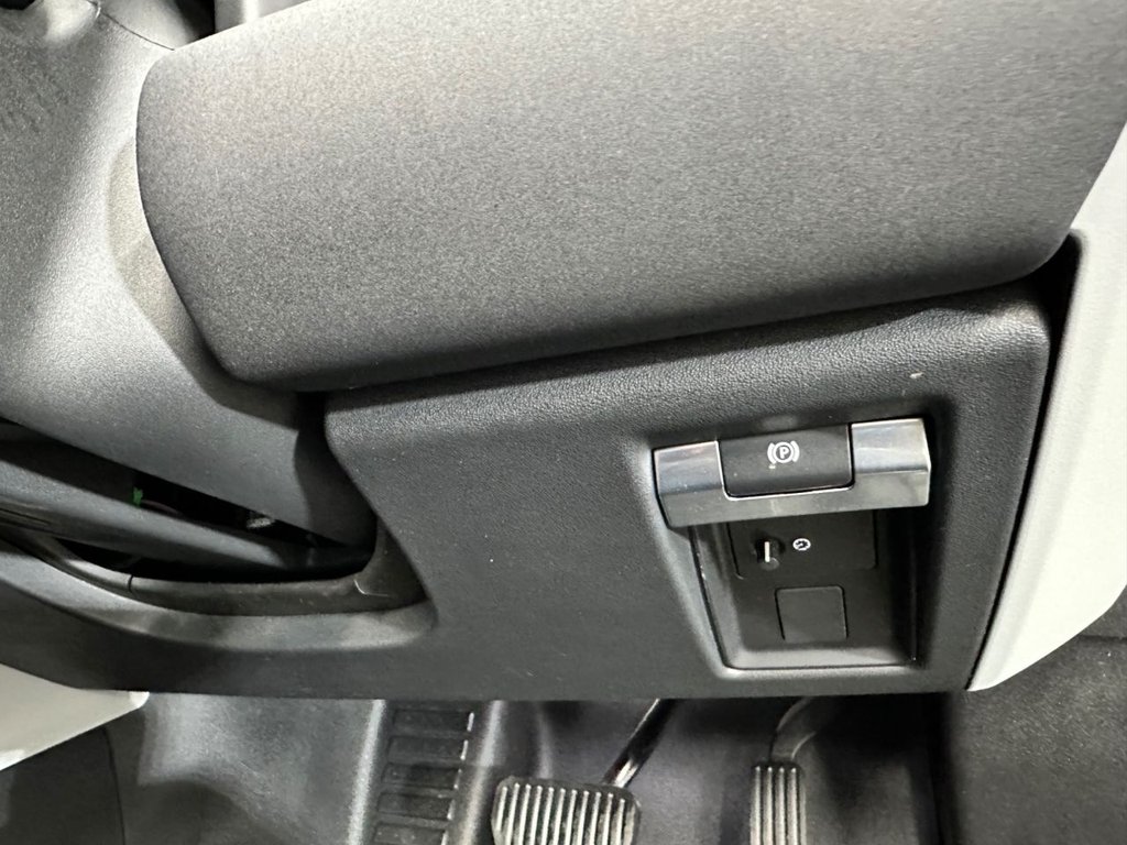 Used Land Rover Defender 2023 for sale - 77292808: Photo 18