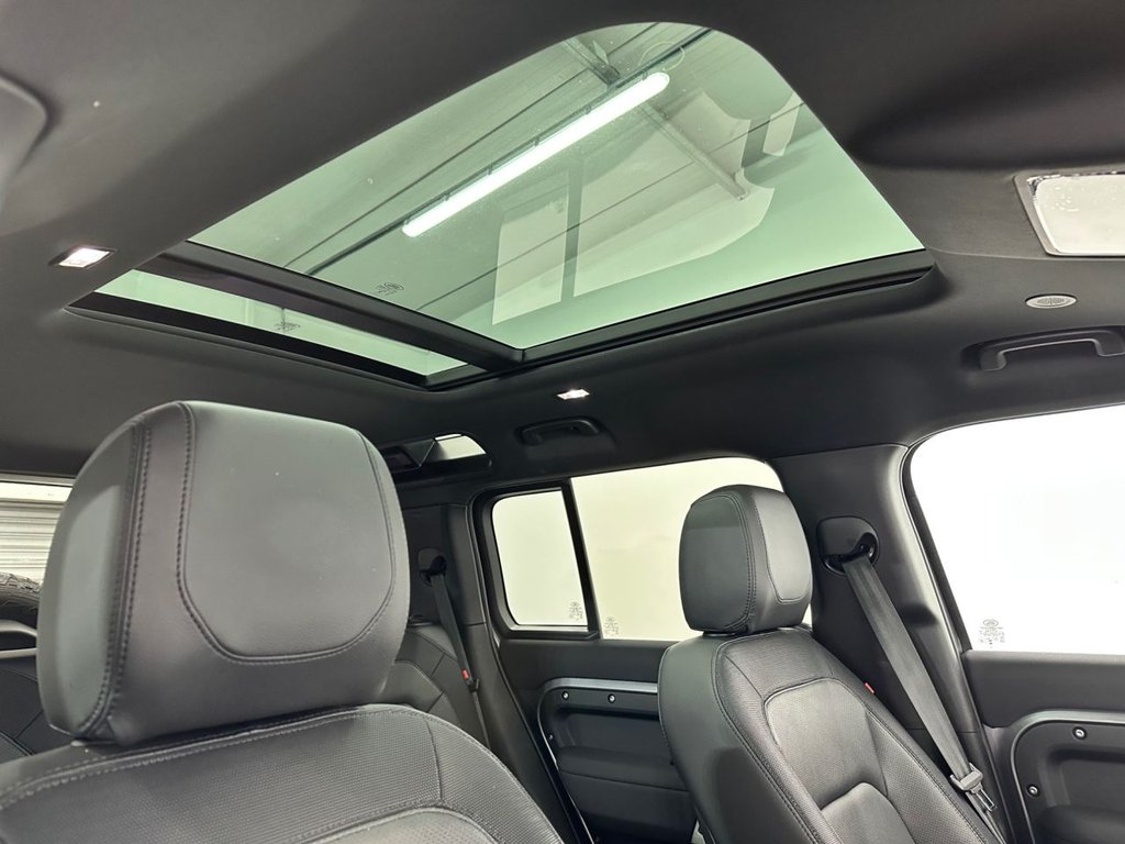 Used Land Rover Defender 2023 for sale - 77292808: Photo 19