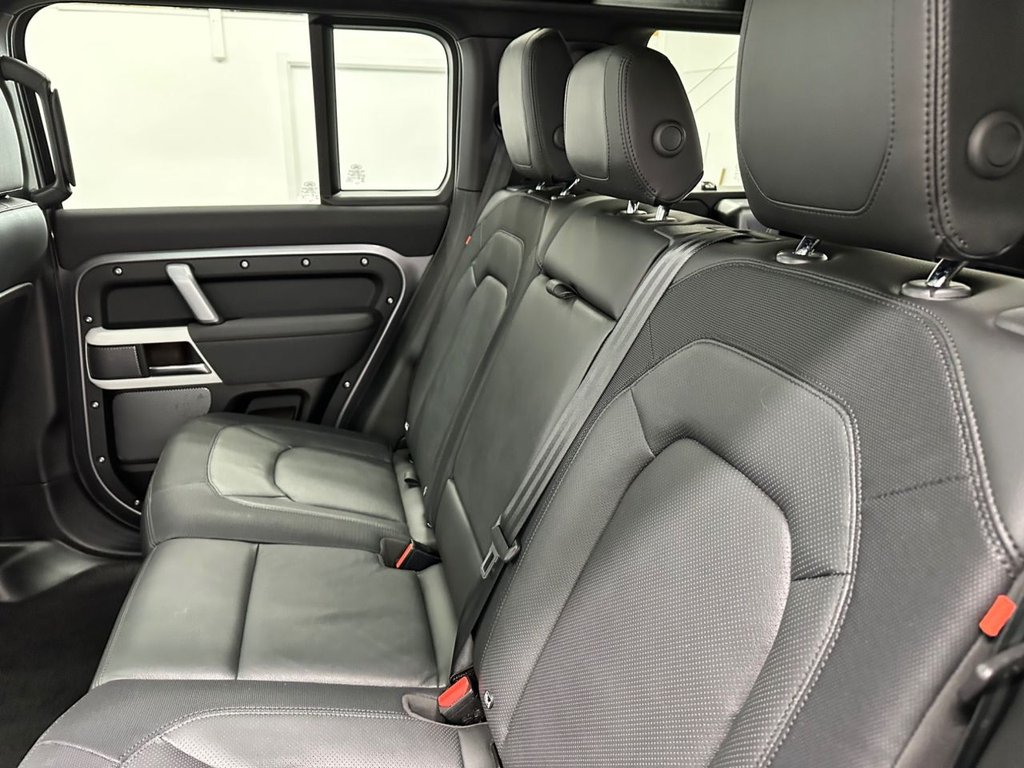 Used Land Rover Defender 2023 for sale - 77292808: Photo 30