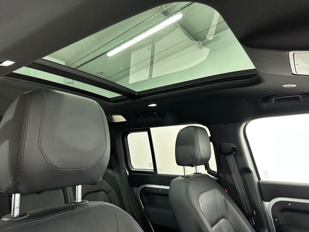 Used Land Rover Defender 2021 for sale - 77292827: Photo 21