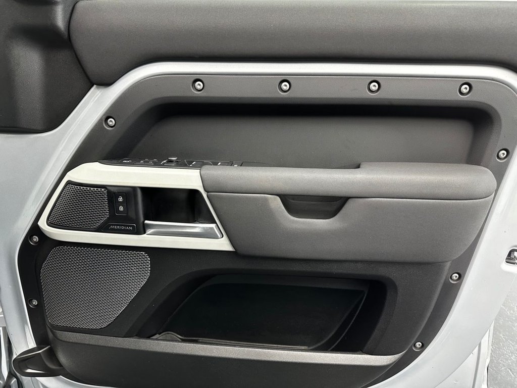 Used Land Rover Defender 2021 for sale - 77292827: Photo 24