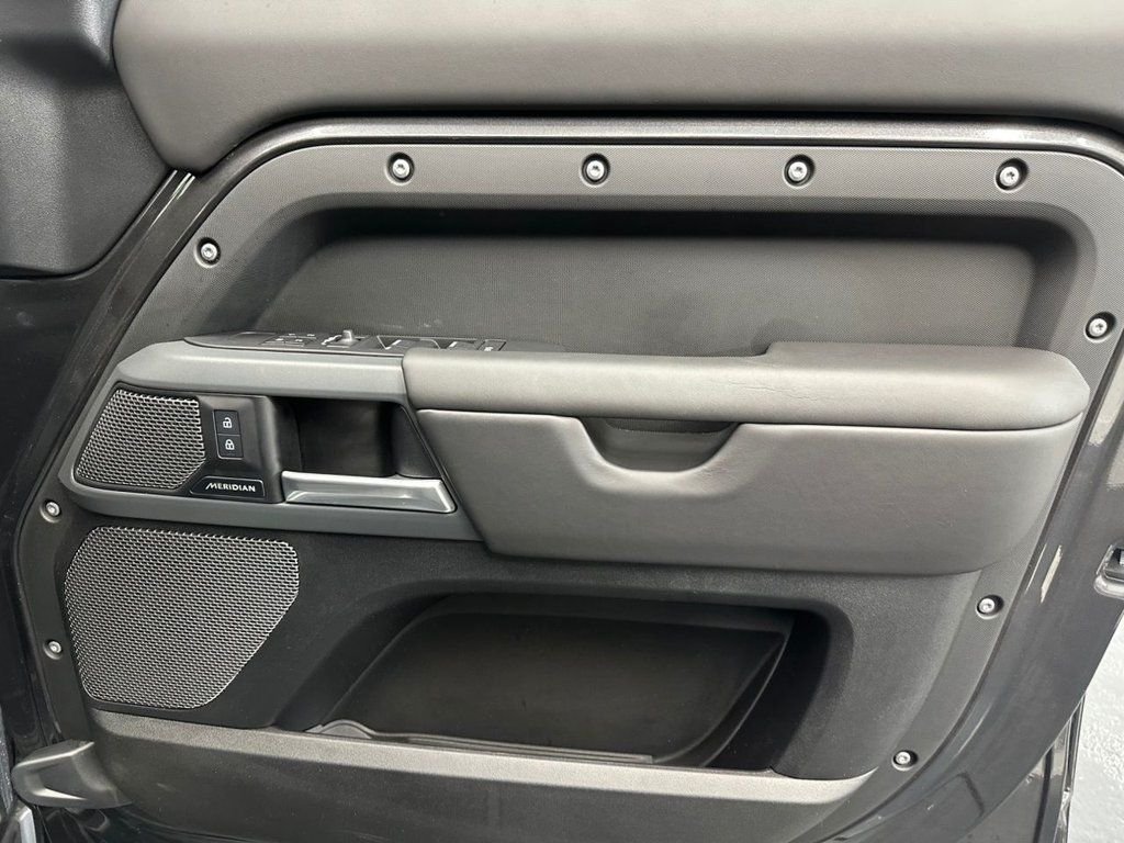 Used Land Rover Defender 2024 for sale - 77292849: Photo 15