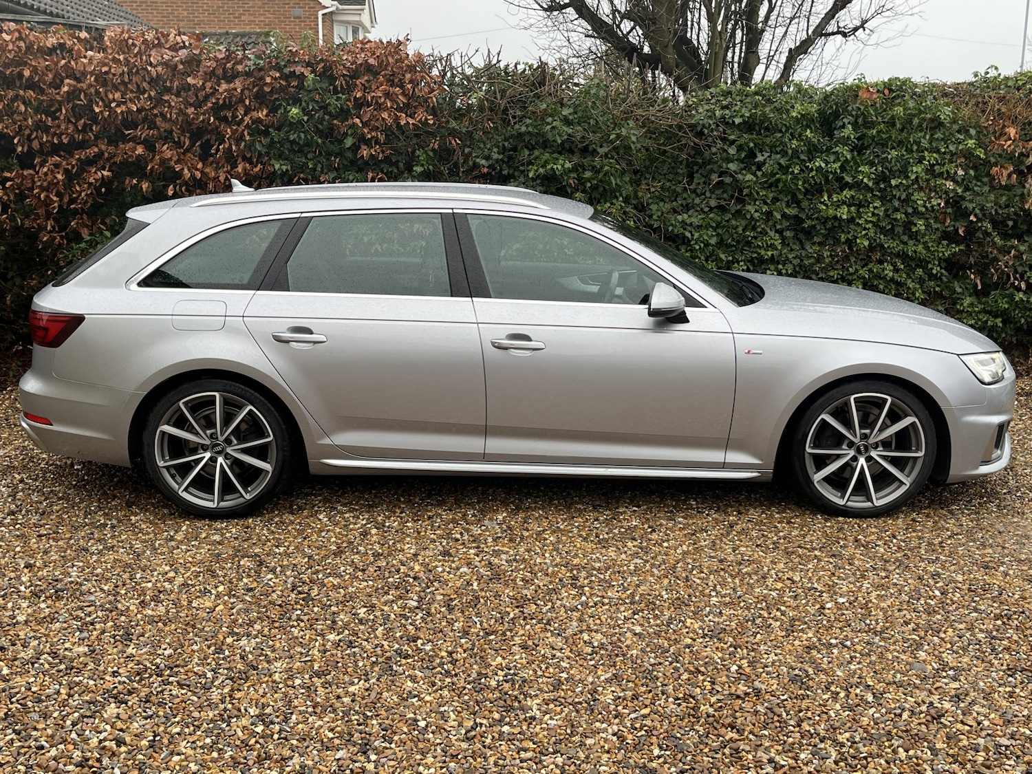 Used Audi A4 Avant 2019 for sale - 77189226: Photo 2