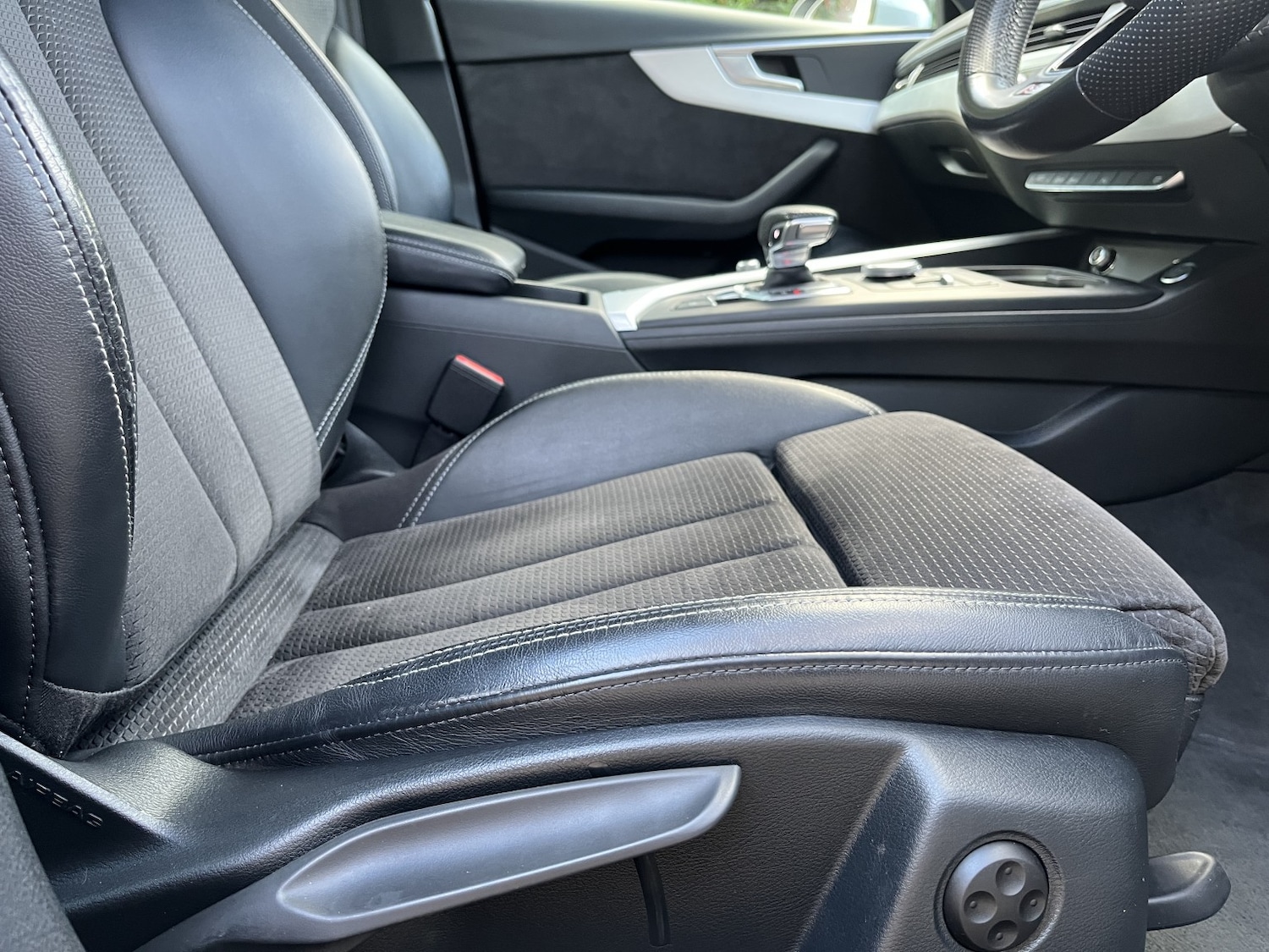 Used Audi A4 Avant 2019 for sale - 77189226: Photo 28