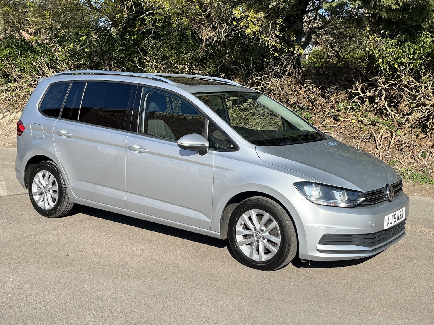 Used Volkswagen Touran 2019 for sale - 77977029: Photo 2