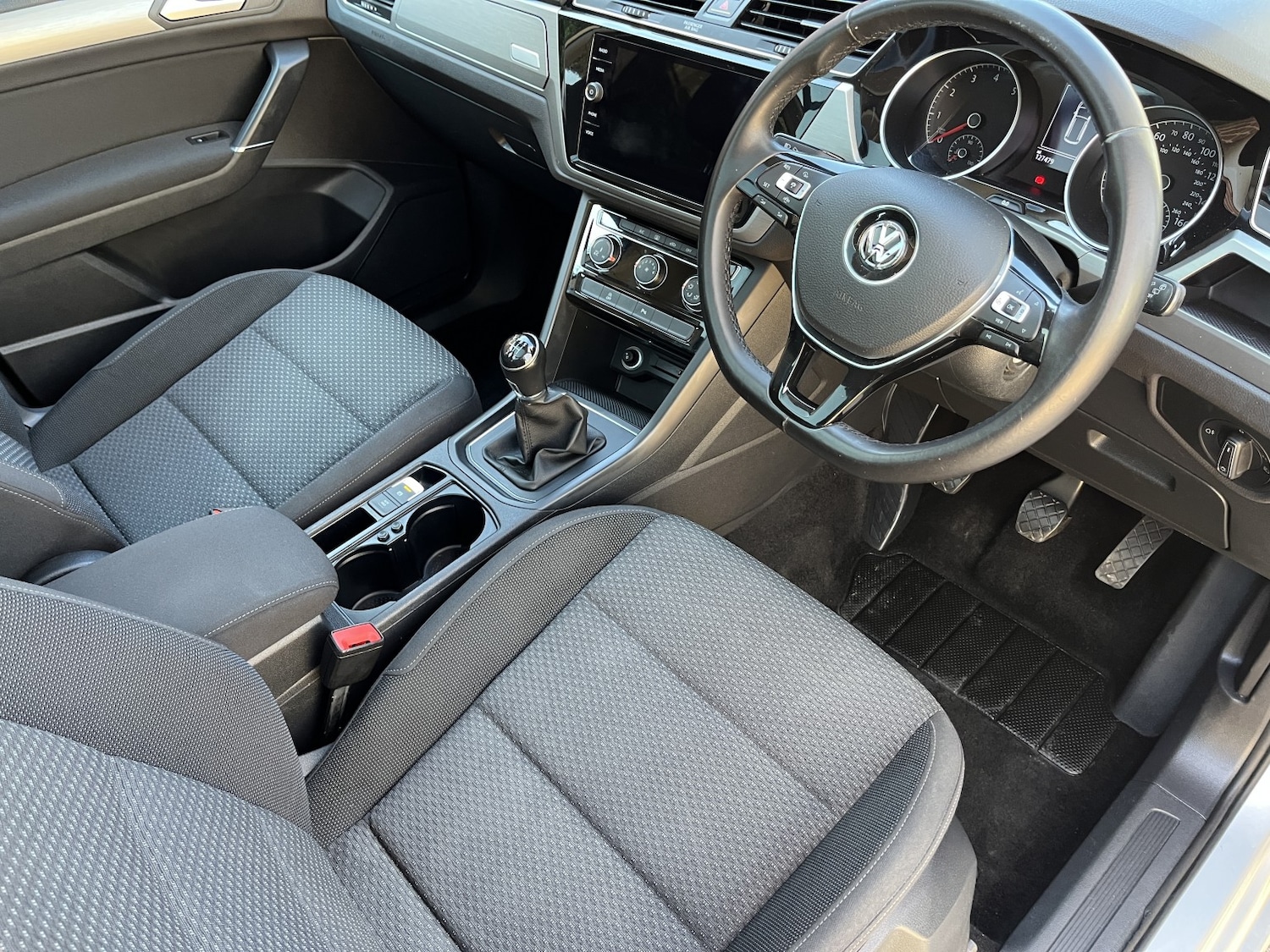 Used Volkswagen Touran 2019 for sale - 77977029: Photo 24