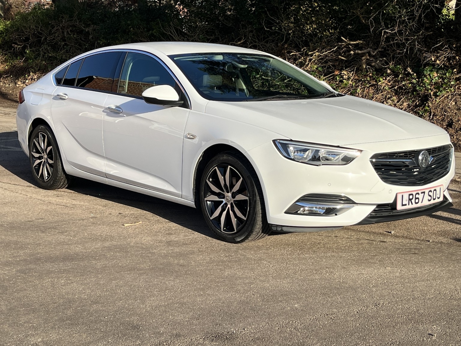 Used Vauxhall Insignia 2017 for sale - 76974482: Photo 3
