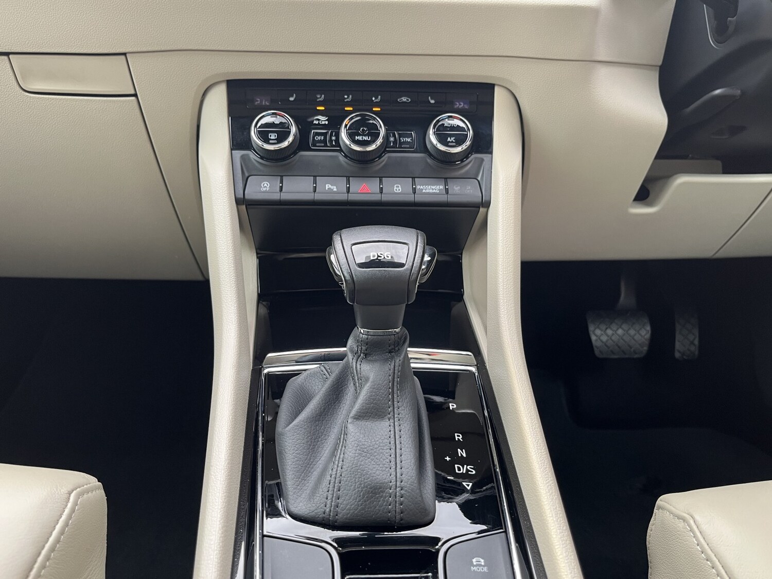 Used Skoda Karoq 2021 for sale - 76387357: Photo 37