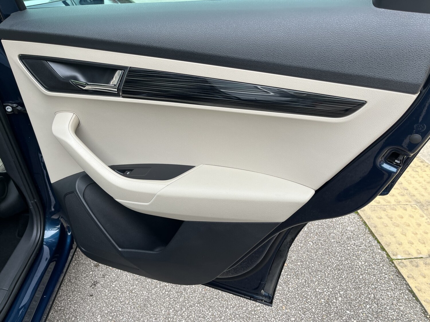 Used Skoda Karoq 2021 for sale - 76387357: Photo 43